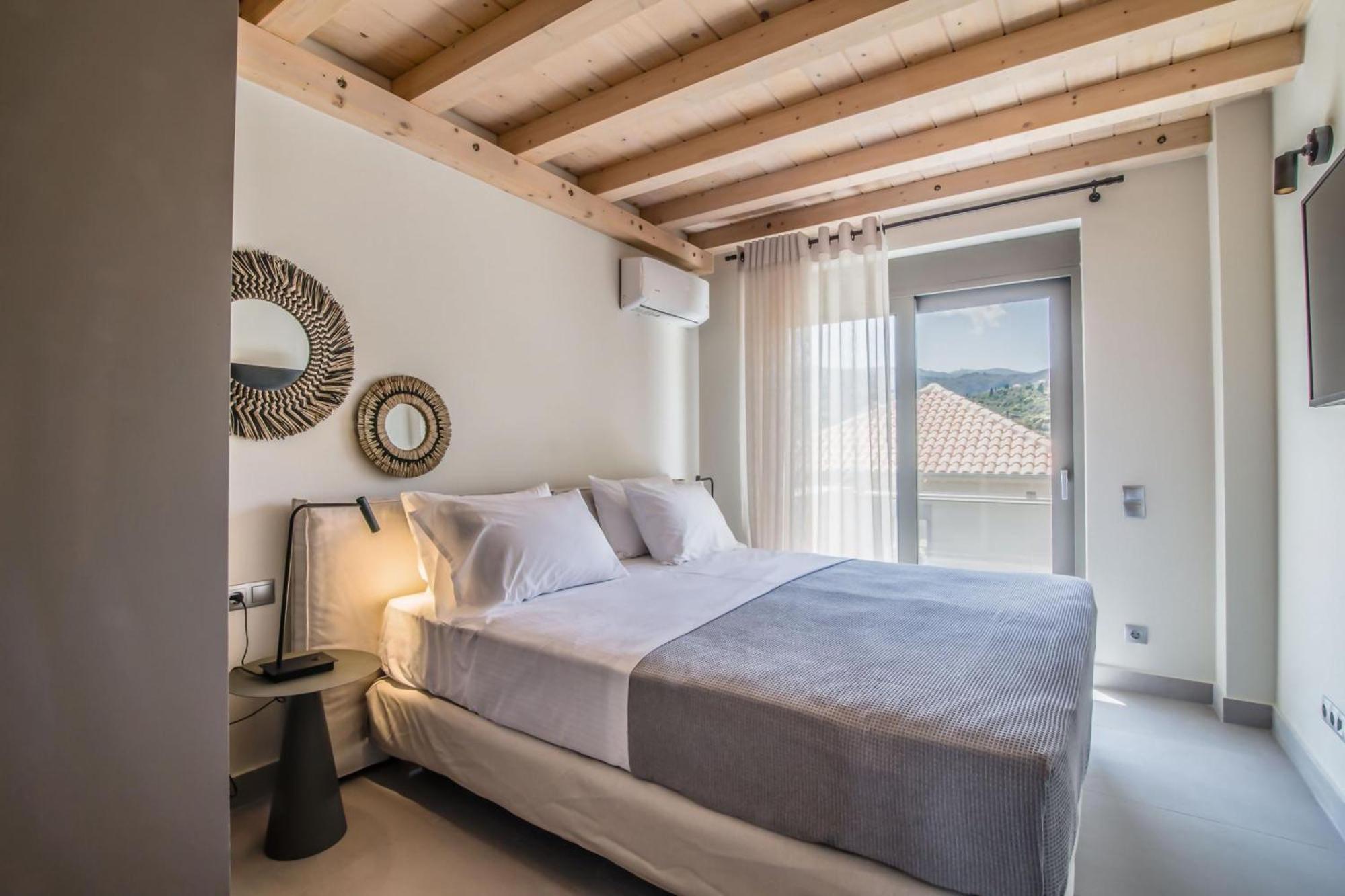 Blue Symphony Suites Apartments Nikiana Extérieur photo