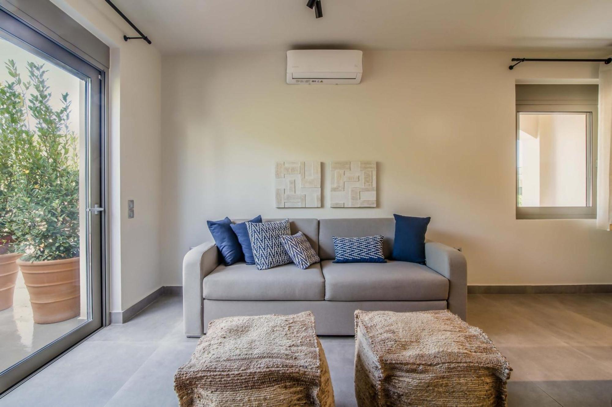 Blue Symphony Suites Apartments Nikiana Extérieur photo