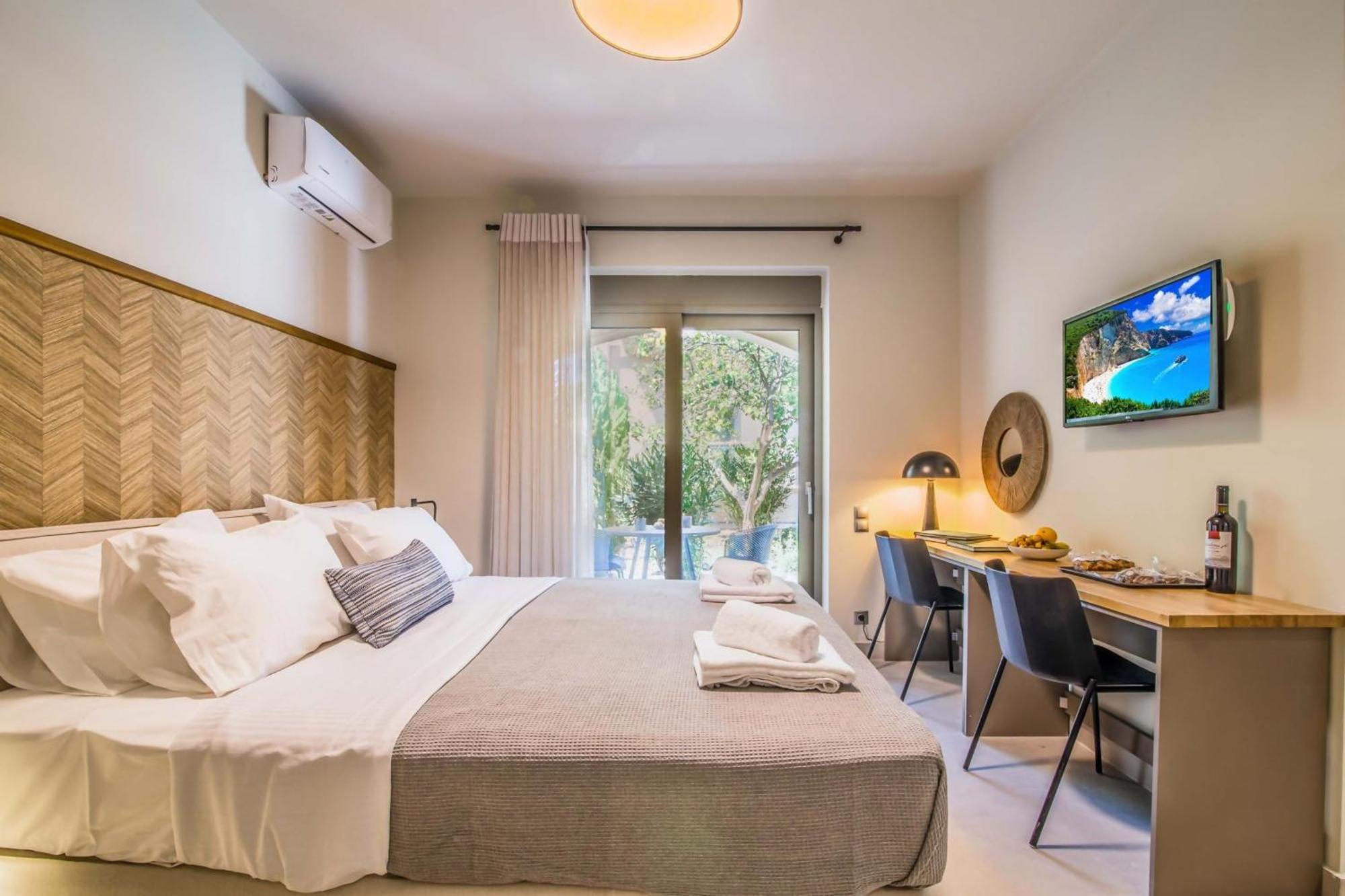 Blue Symphony Suites Apartments Nikiana Extérieur photo