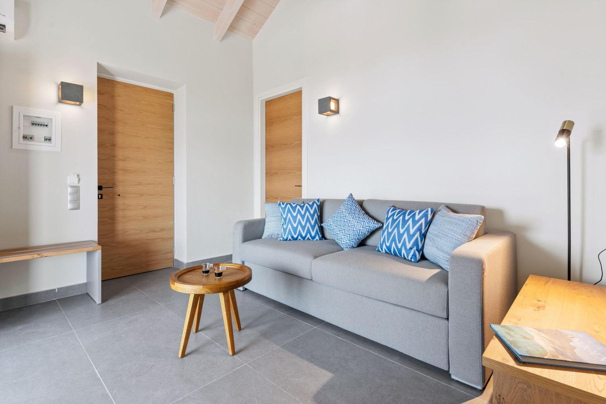 Blue Symphony Suites Apartments Nikiana Extérieur photo