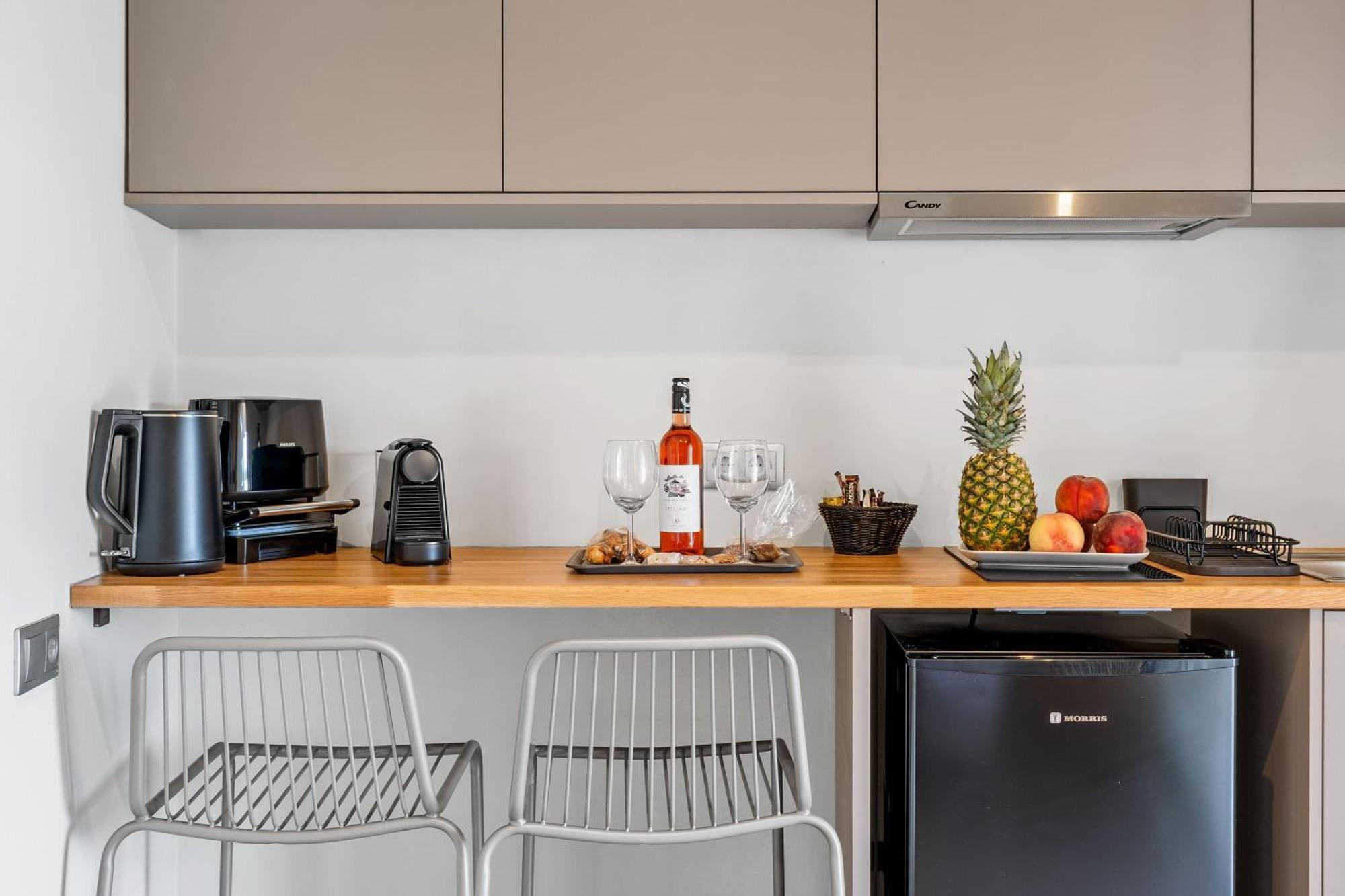 Blue Symphony Suites Apartments Nikiana Extérieur photo